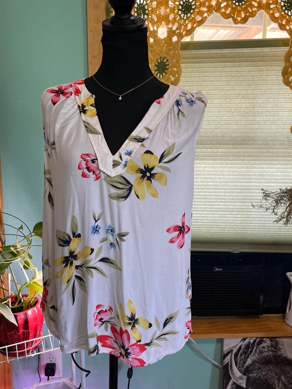 Old Navy White Sleeveless V-Neck Floral Top with Yellow & Pink Blooms